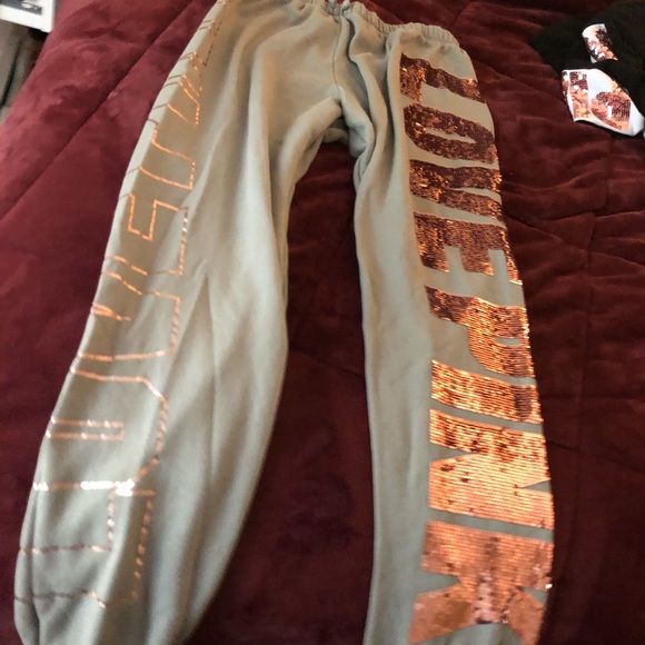 Victoria’s Secret pink Bling sweatpants! - Picture 4 of 7